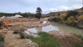 فرحة الساكنة بعودة الحياة الى منابع رأس العين بجماعة عزابة إقليم صفرو بعد نضوبها لسنوات.