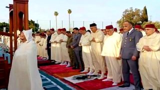 مكناس: عامل الإقليم السيد عبدالغني الصبار يؤدي صلاة عيد الفطر وسط حشود غفيرة