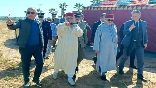 تيفلت…عامل عمالة إقليم الخميسات السيد عبداللطيف النحلي يتفقد فضاء (المحرك)التبوريدة التقليدية بمدينة تيفلت