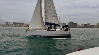 طنجة : ربابنة البوغاز يتألقون في سباق النادي الملكي للزوارق الشراعية .