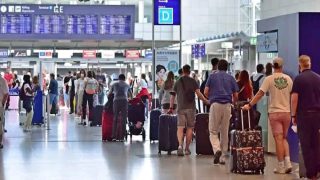 اعتماد بطاقة رحلة إلكترونية بالمطارات تلوح بالأفق في تحول رقمي متميز