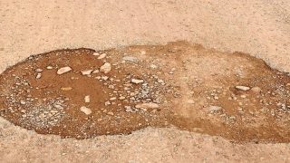 طريق “العزلة والإهمال” بين دوار ازروفن والطريق الرئيسية مكناس – ويسلان… متى تنتهي المهزلة؟