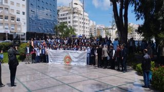 وقفة احتجاجية أمام محكمة الاستئناف بطنجة تضامناً مع المفوض القضائي خالد السهلي.