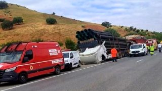 الطريق السيار الرابط بين الخميسات ومكناس 6قتلى وجريح واحد في حادثة سير مميتة صبيحة اليوم