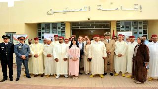 عامل عمالة مكناس يشارك نزلاء مؤسسة الرعاية الاجتماعية فرحة عيد الأضحى