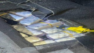 بصحبة أطفالها …إسبانية من أصل مغربي تحاول تهريب 102 ألف قرص مهلوس الى المغرب