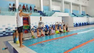 افتتاح المسبح النصف أولمبي بالعرائش أمام العموم بعد استكمال الإصلاحات