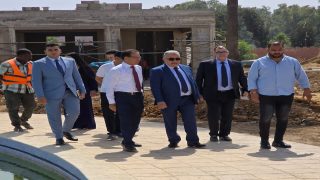 السيد عبداللطيف النحلي عامل إقليم الخميسات يتفقد أشغال تهيئة المسبح البلدي