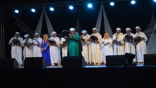 ليلة فنية تُضيء سماء ميدلت على هامش المعرض الجهوي للمنتجات المجالية