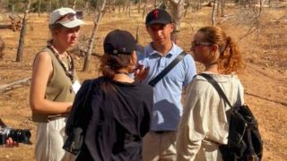 متطوعين من المغرب وبلجيكا في زيارة لحماية غابة الصنوبر بالخميسات