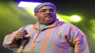 حضور شبابي بالمنصة الدولية باب منصور التاريخية رغبة في أغاني الفنان رامي عياش.