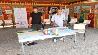 ورشة الفن التشكيلي تزين فعاليات الملتقى الدولي لمغاربة العالم بقلعة مكونة