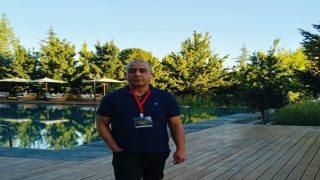 سلطة النقد والرأي.