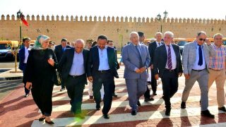 مكناس.. مبادرات تنموية بمناسبة عيد الشباب: حافلات للنقل المدرسي وسيارات إسعاف لدعم التعليم والصحة