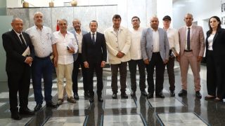 وزارة الصحة تحاور نقابات الصيادلة والصيدليات في أفق إصلاح القطاع