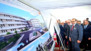 يعطي انطلاقة أشغال إنجاز مشروع تضامني لاستقبال وإعادة التأهيل النفسي والاجتماعي للأشخاص ذوي الأمراض العقلية