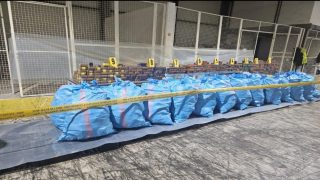 طنجة….الامن الوطني والجمارك يجهضان محاولة تهريب ثمانية اطنان و196 كيلوغراما من مخدر الشيرا.