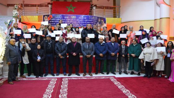 جمعية الأمل للتربية والتقافة والتنمية تحتفل بالذكرى الأولى لعيد الوحدة وتكرم شخصيات وازنة بمكناس