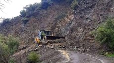 جماعة بني وليد: تدخل استعجالي لإعادة فتح الطريق بين دوار الطرقية ودوار سيدي سوسان