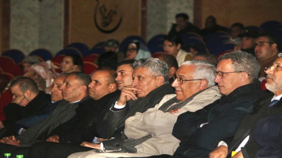 مكناس تحتضن العرض المسرحي “لقينا البيترول” بحضور وازن لشخصيات رسمية