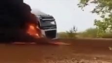 تصعيد خطير في مالي: حركة ماسينا المتشددة تستهدف شاحنات مغربية بالهجوم والحرق