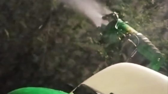 برافو المجلس الإقليمي لإفران.. حملة واسعة لرش الأدوية بالفضاءات الخضراء وشوارع المدينة لمحاربة الناموس والحشرات. 