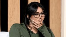 حثيات توقيف برنامج المذيعة دينا حسين المصري ، وهذه آخر تطورات القضية التي هزت مصر